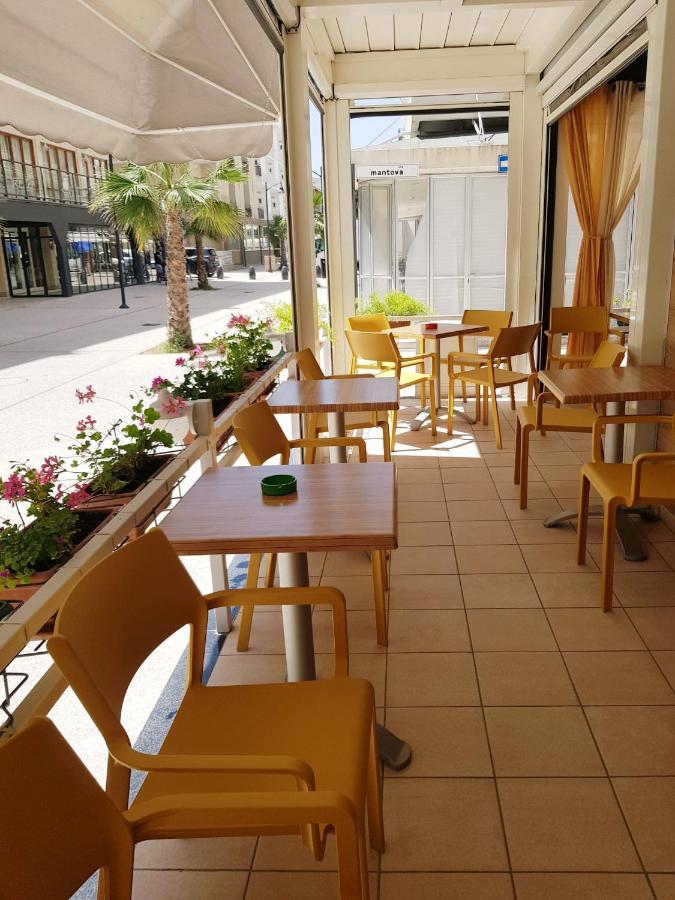 Hotel La Plage Cattolica Luaran gambar