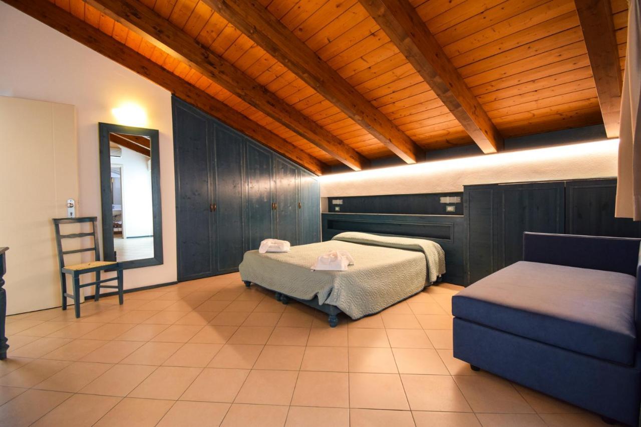 Hotel La Plage Cattolica Luaran gambar