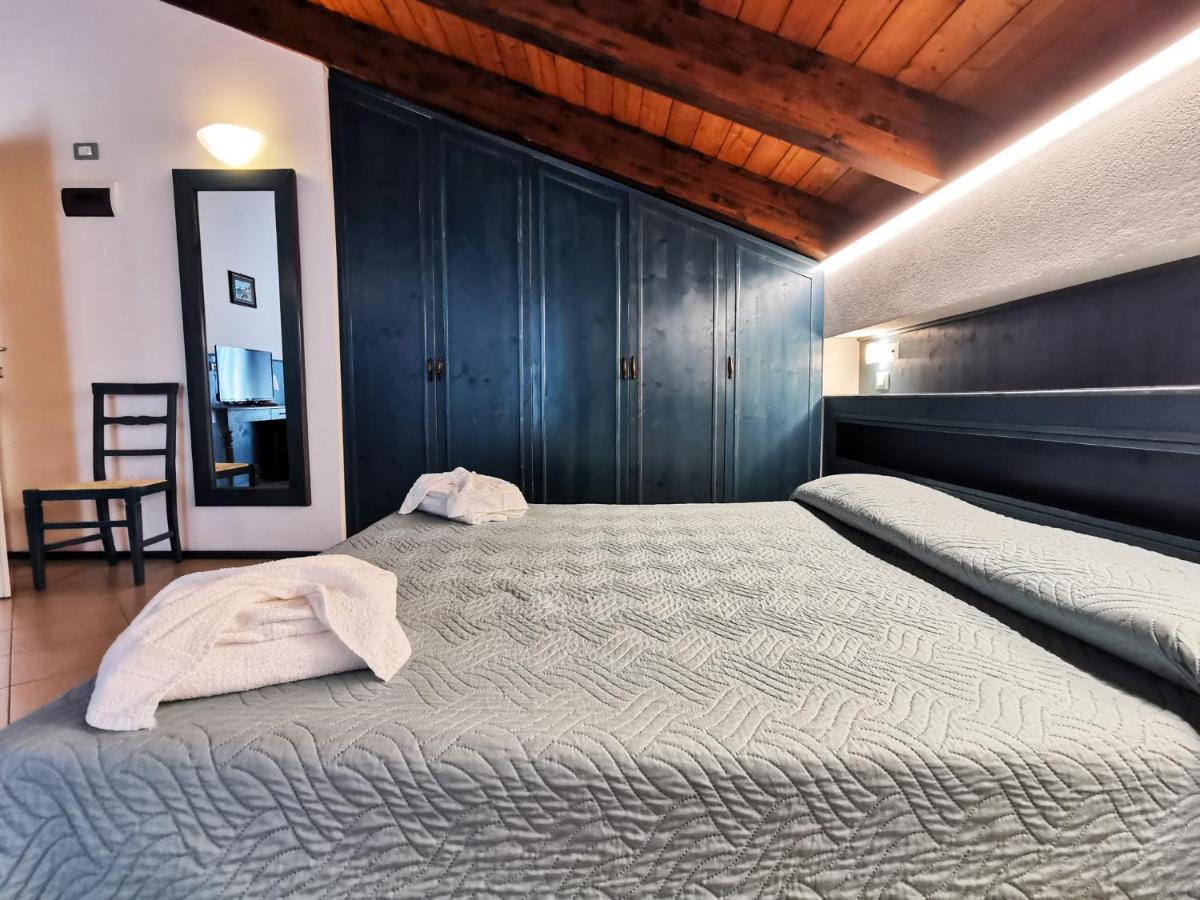 Hotel La Plage Cattolica Luaran gambar
