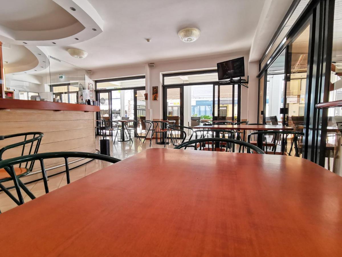 Hotel La Plage Cattolica Luaran gambar