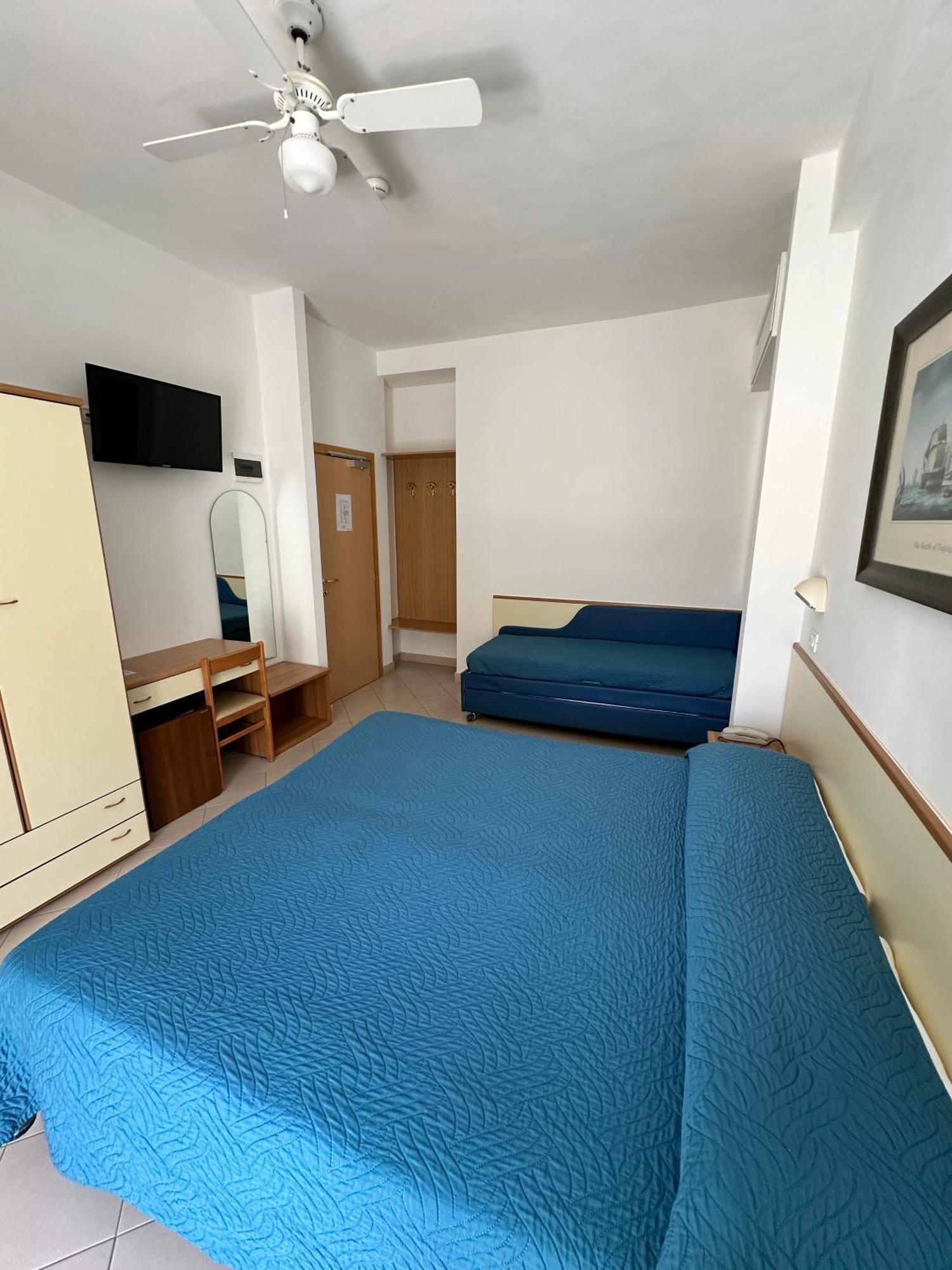 Hotel La Plage Cattolica Luaran gambar