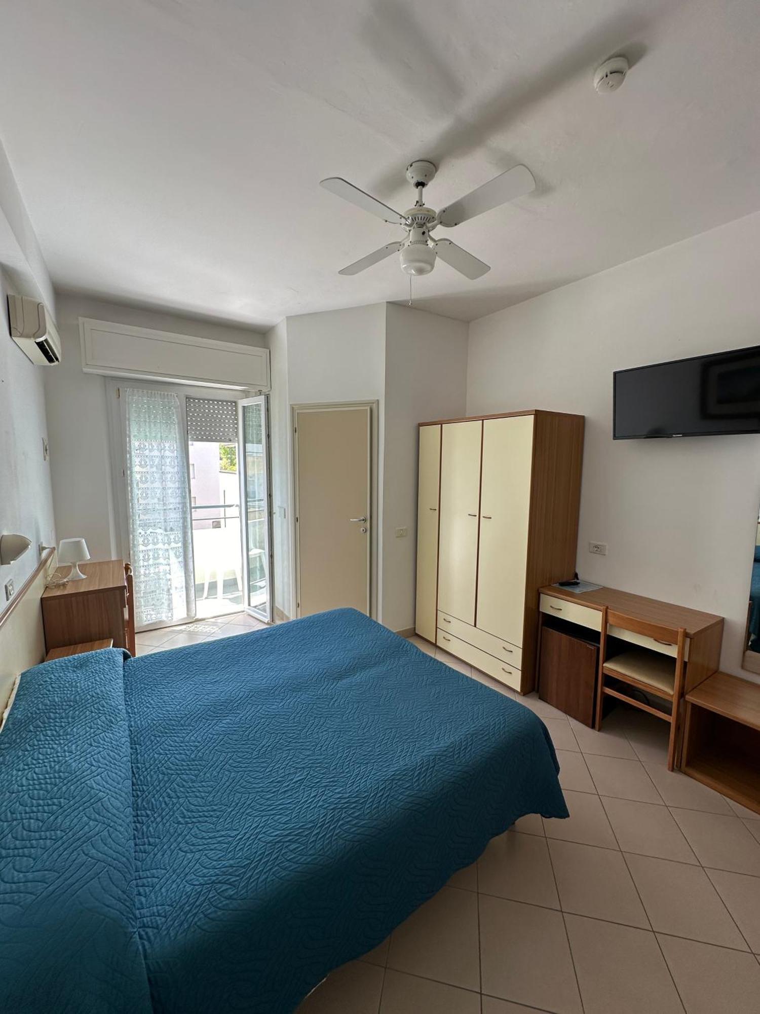 Hotel La Plage Cattolica Luaran gambar