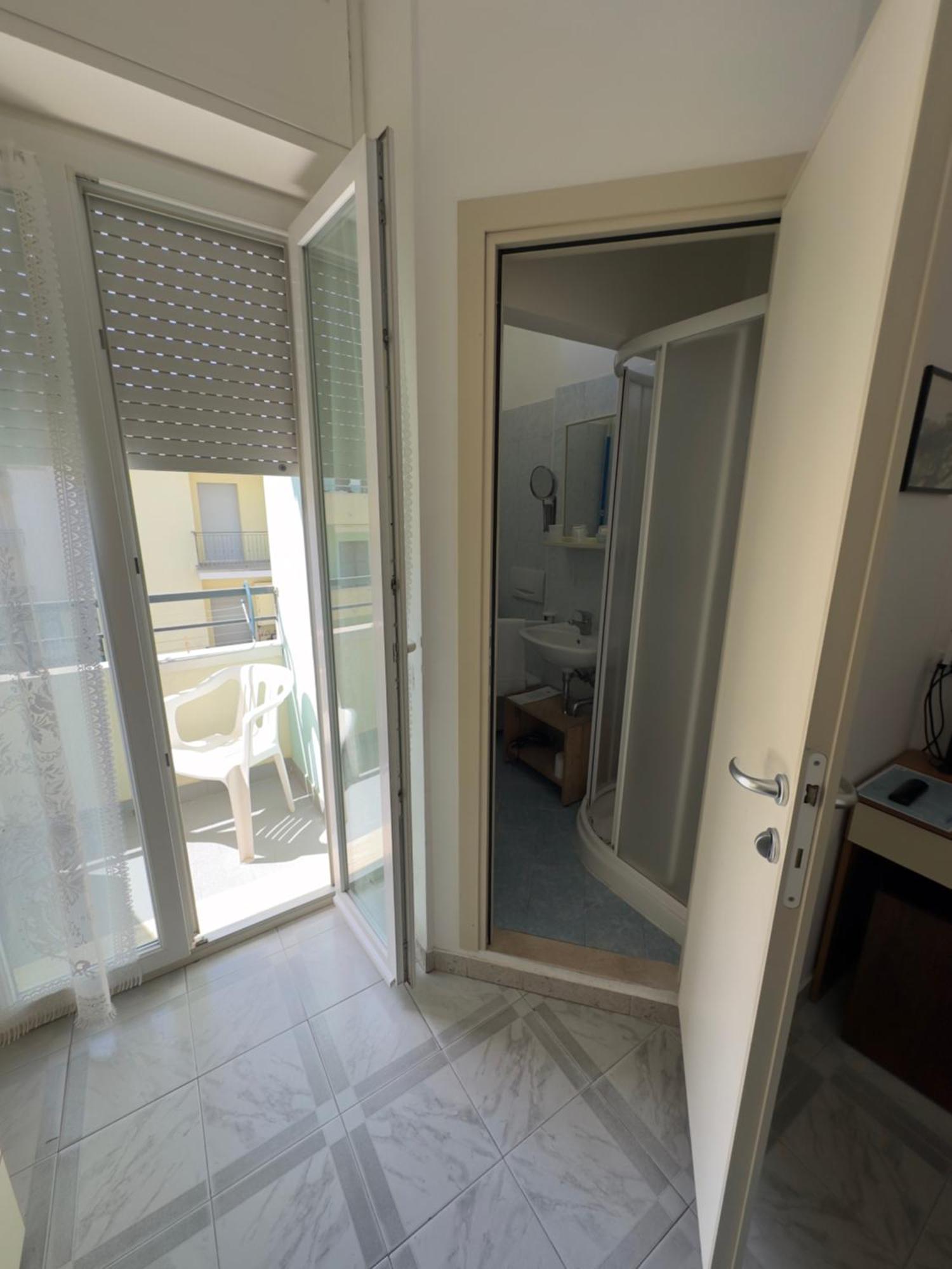 Hotel La Plage Cattolica Luaran gambar