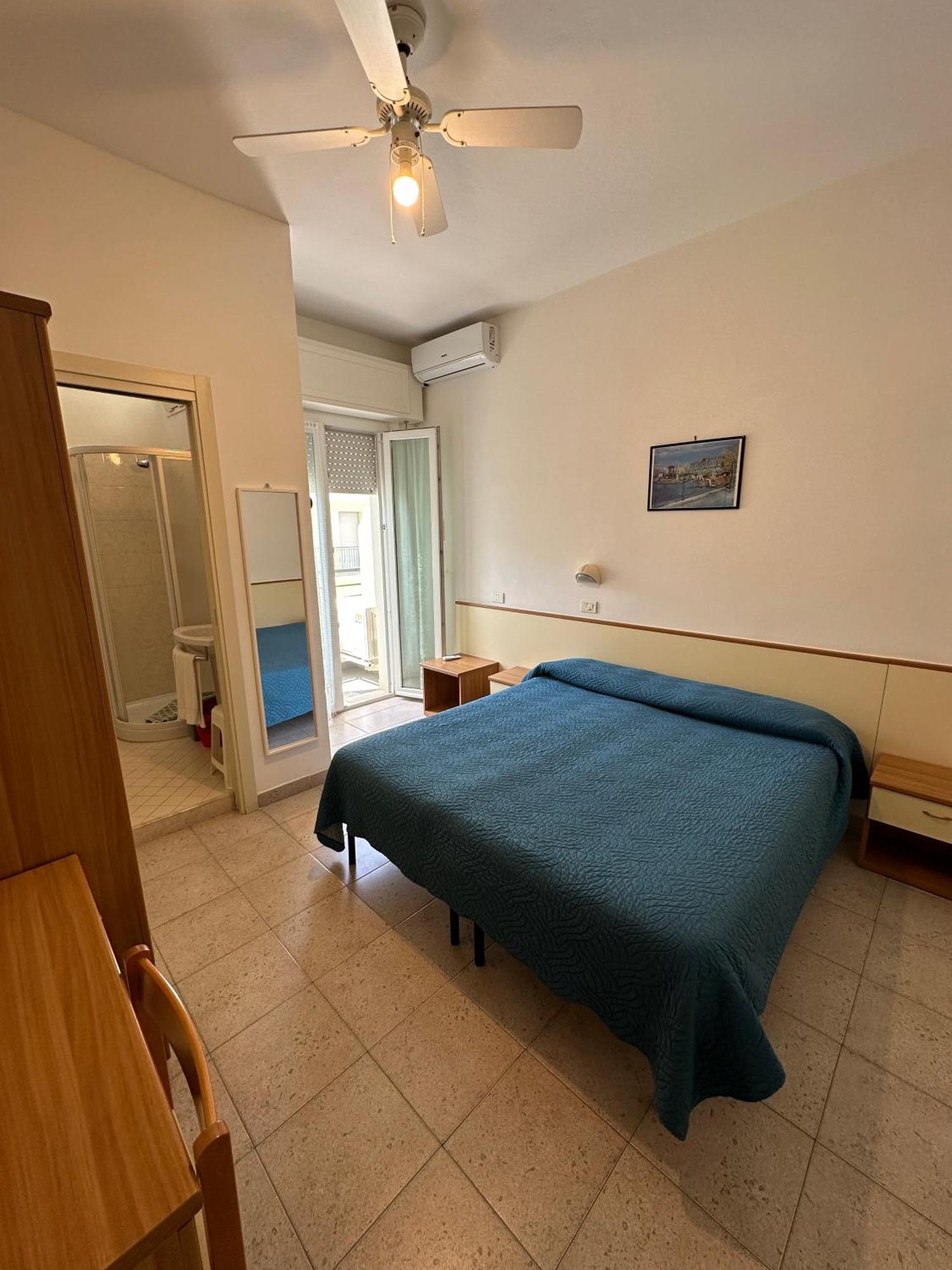 Hotel La Plage Cattolica Luaran gambar