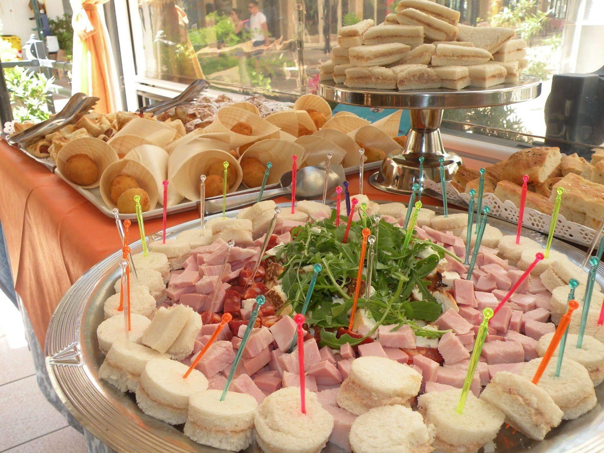 Hotel La Plage Cattolica Luaran gambar